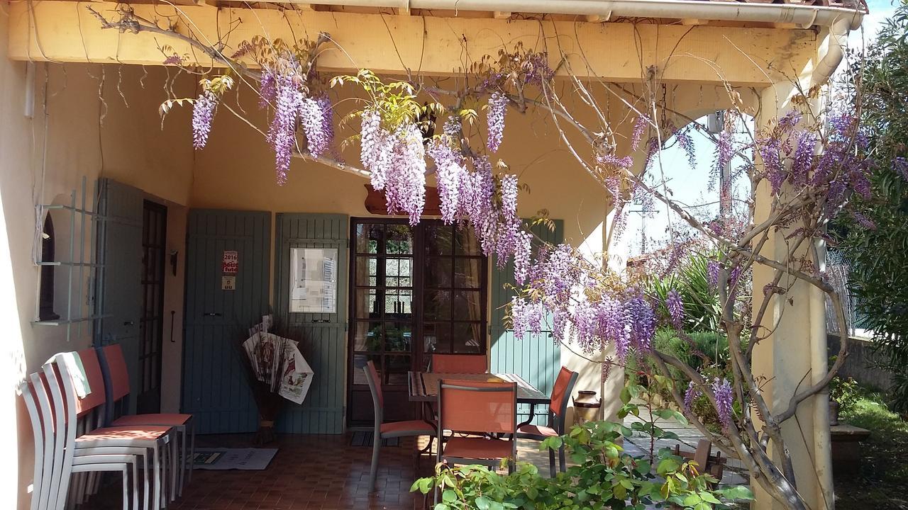 Logis Des Granges Hotel 3*