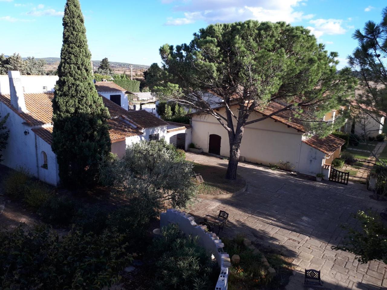 Hotel Logis Des Granges Arles